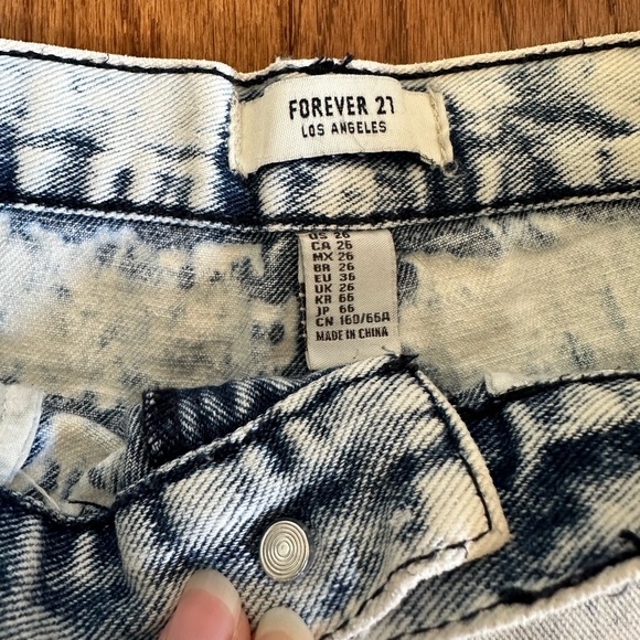 Forever 21 Los Angeles high waisted shorts - Picture 7 of 7